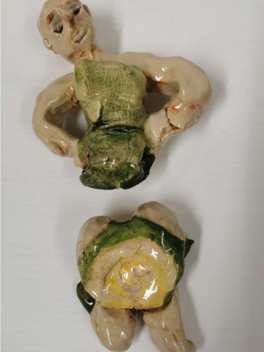 "Betty" 9/2022 Oberteil 16 x 13,5 x 7 cm, Unterteil 4 x 10 x 11 cm, weißer Ton glasiert